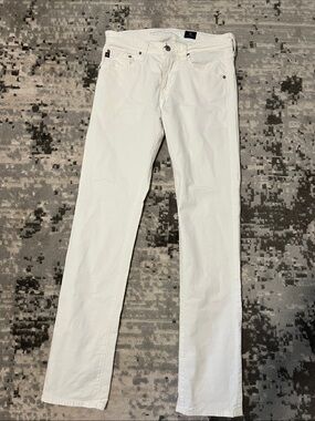Men’s AG jeans! Classic White jeans giving old money vibes.